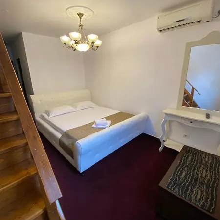 Guest house Hanu Satului 3*