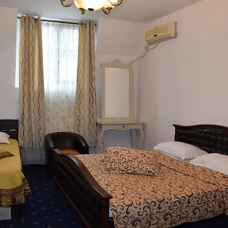 Hanu Satului 3*
