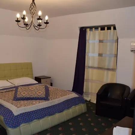 Guest house Hanu Satului 3*